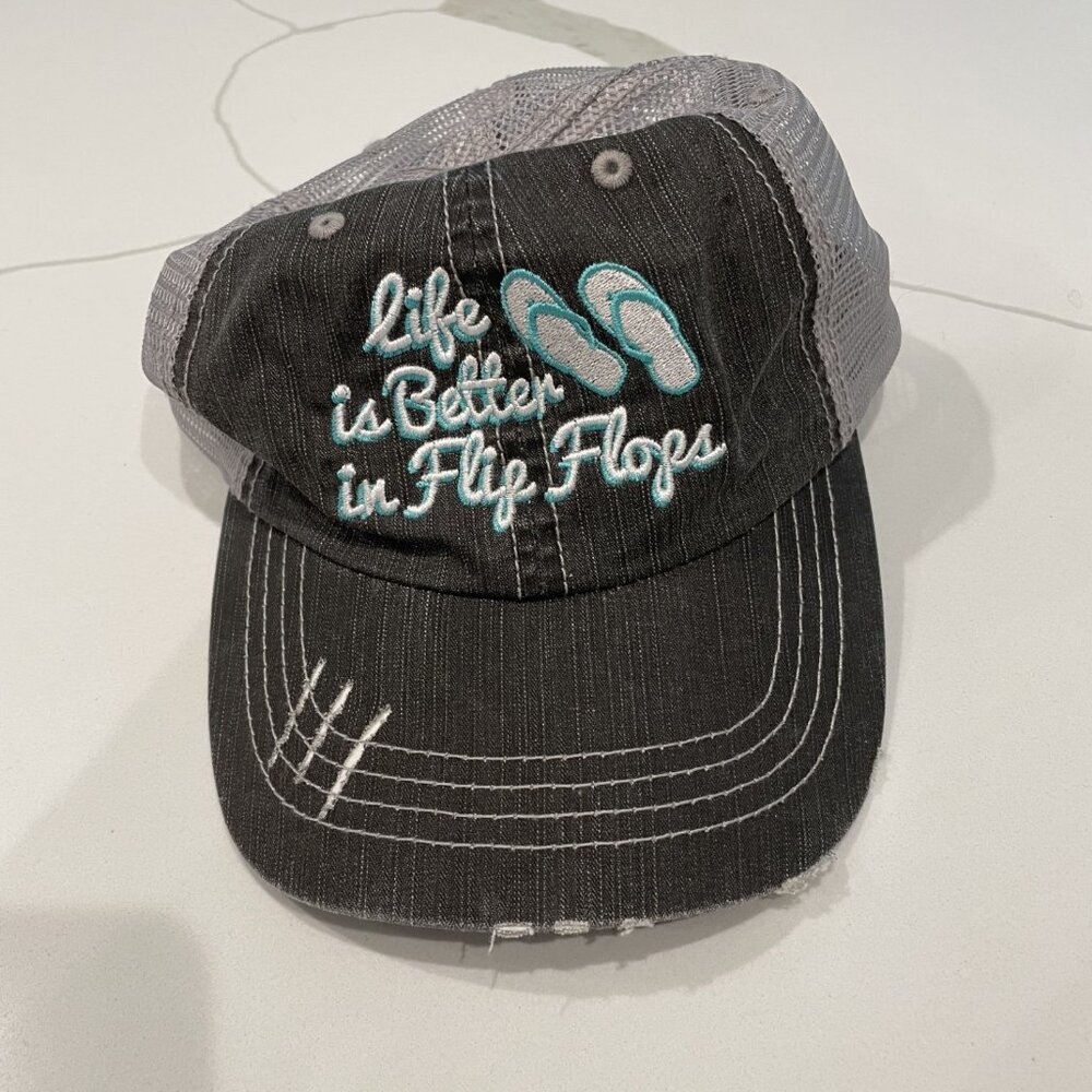 LAST CHANCE! Life is better in flip flops Baseball Cap - Unisex - One Size